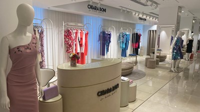 Η Chiara Boni φέρνει το brand της στην Αθήνα